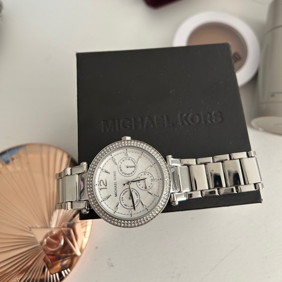 MICHAEL KORS MK5779 stainless steel silver dial watch - Picture 4 of 5